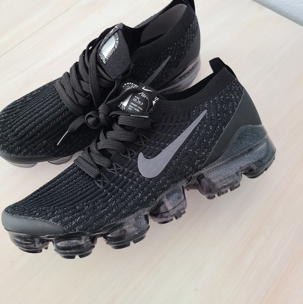 Nike shoes vapor max